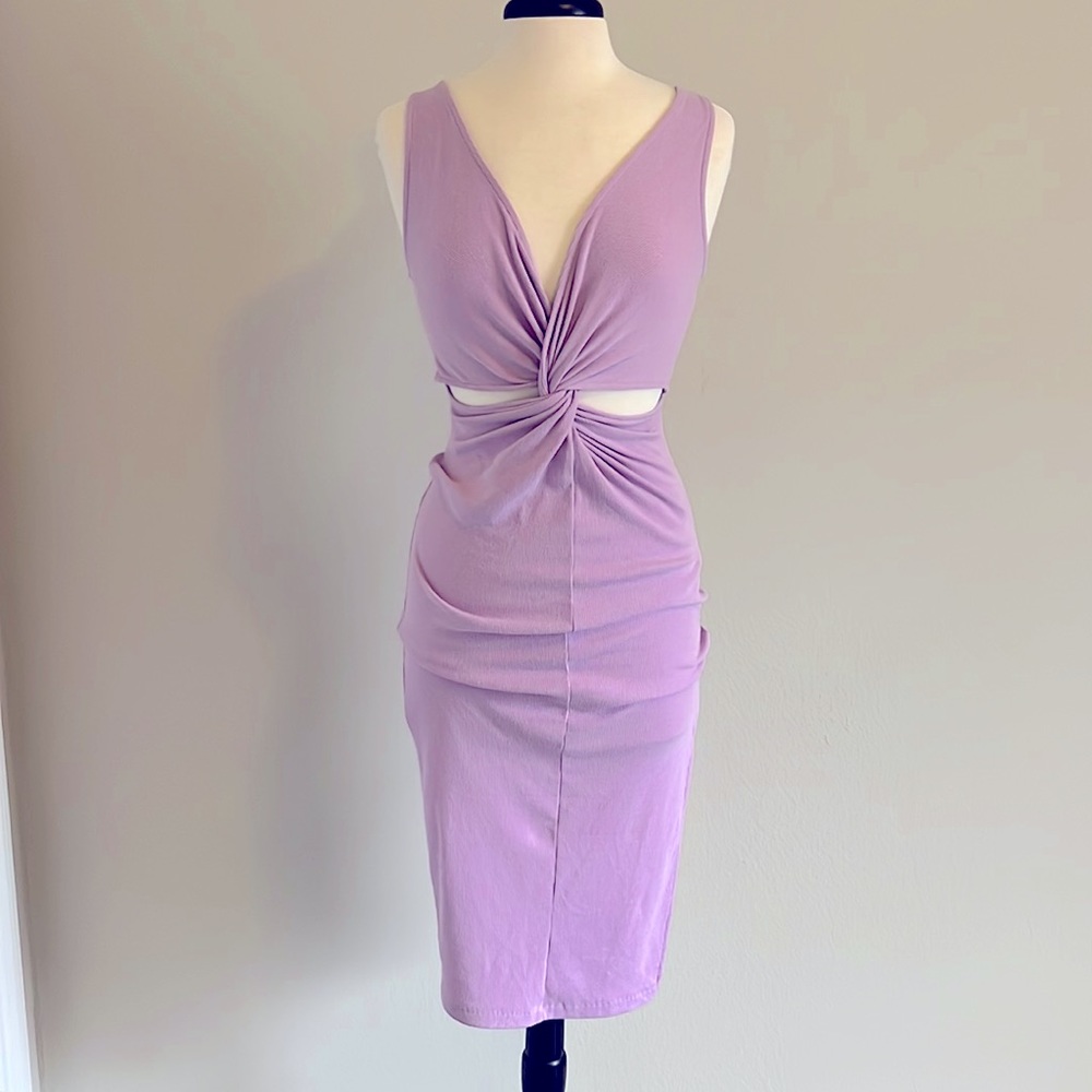 sleeveless dress